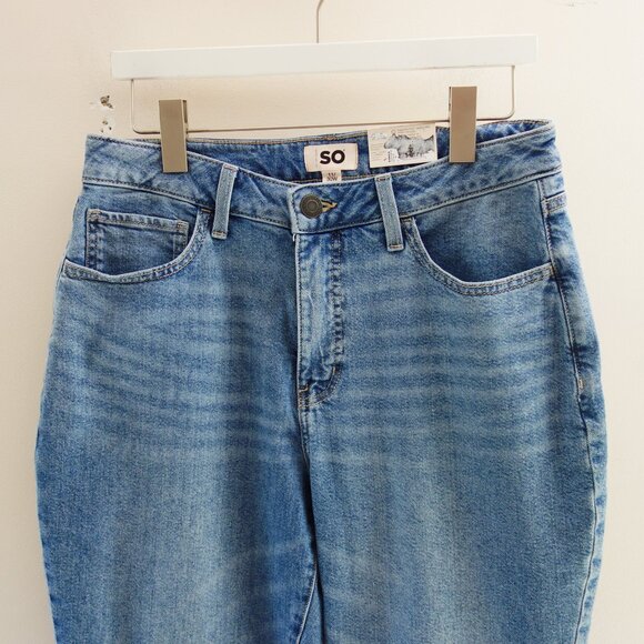 SO Junior's High Rise Curvy 90s Bootcut Jeans Medium wash 11/W30 NWT! - Picture 3 of 10